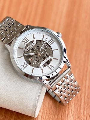 Fossil timepiece silver metal strap for men