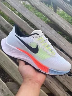 Nike zoom pegsus 37 running shoes