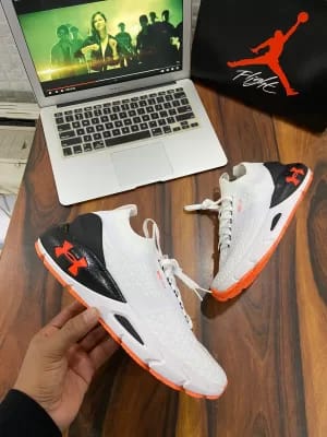 UA HOVR Phantom 2 Running Shoes for men