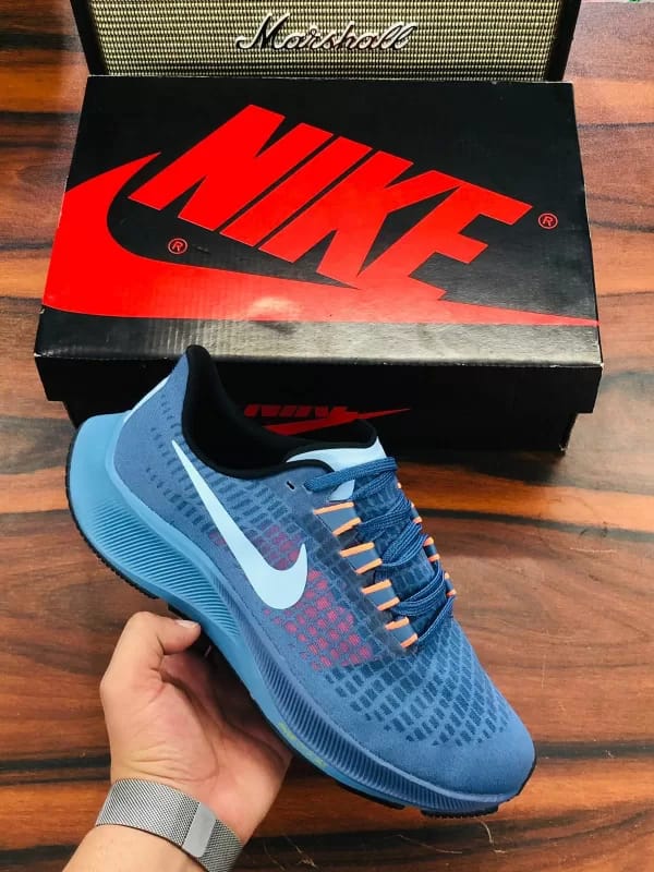 Nike zoom pegsus 37 running shoes