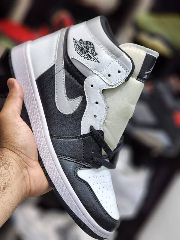 nike black ankle shoes